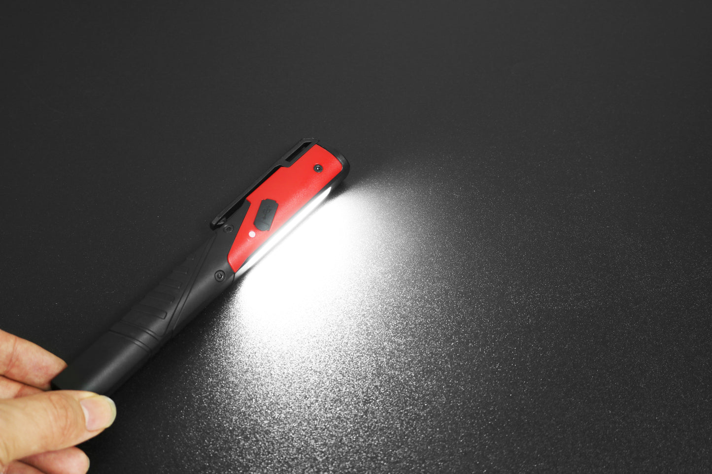 Ladattava HZ työvalo S500, kevyt ja tehokas taskulamppu 500 lumen